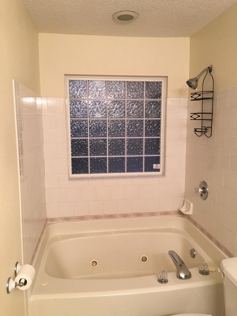 ROLLING HILLS ESTATES - Residential Lease