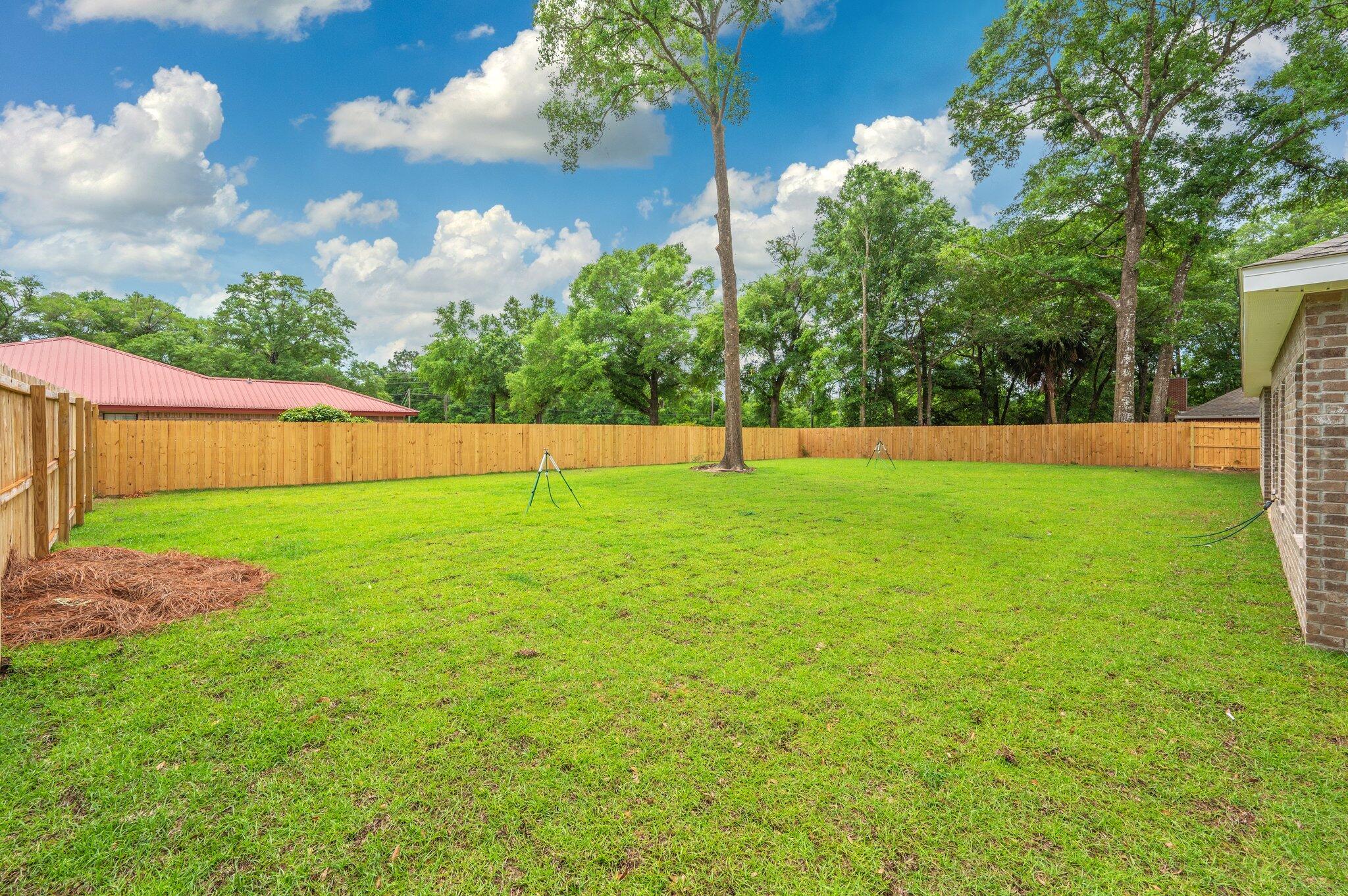 COUNTRY CLUB ESTATES 1 OF CRESTVIEW - Residential