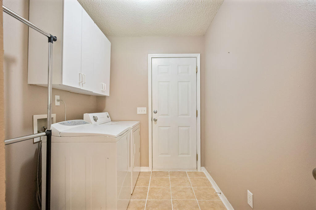 COUNTRYVIEW ESTATES 10TH ADDN - Residential