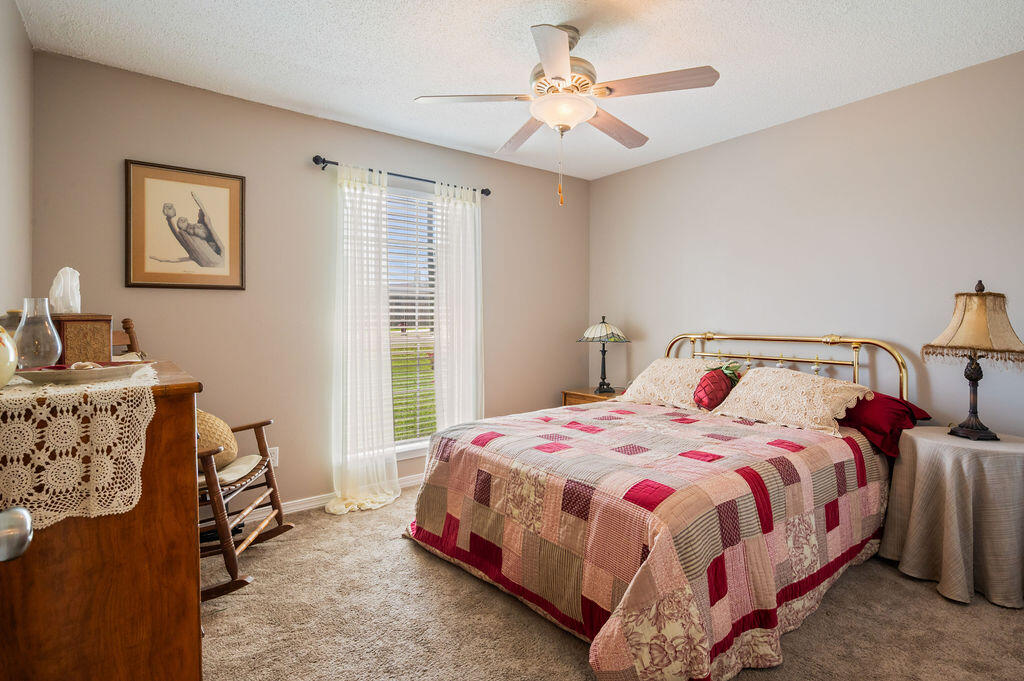 COUNTRYVIEW ESTATES 10TH ADDN - Residential