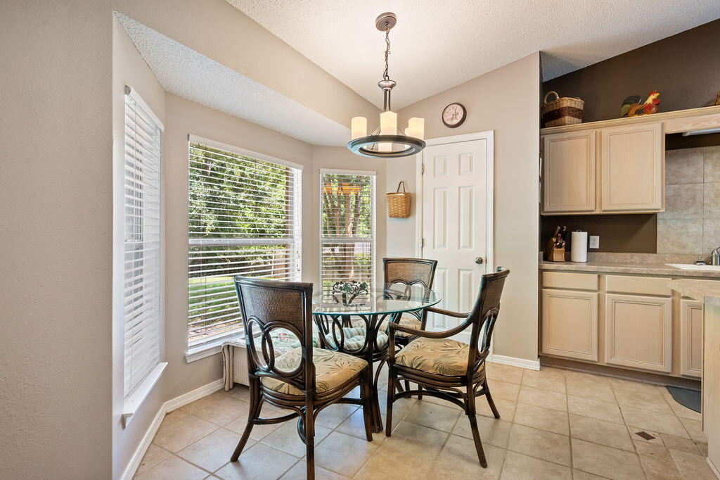 COUNTRYVIEW ESTATES 10TH ADDN - Residential