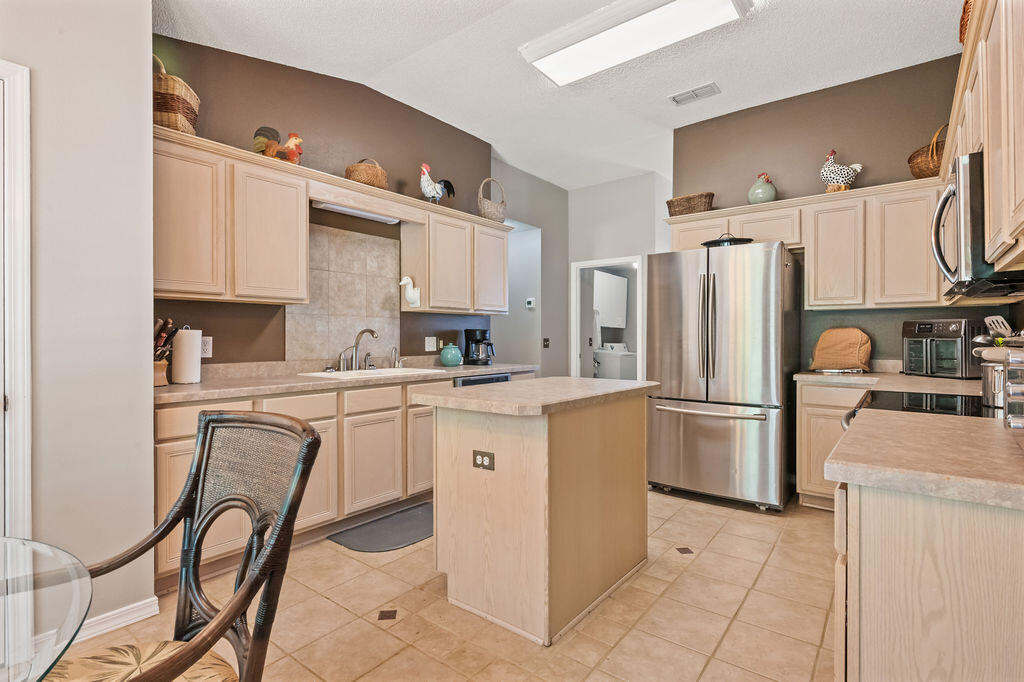 COUNTRYVIEW ESTATES 10TH ADDN - Residential