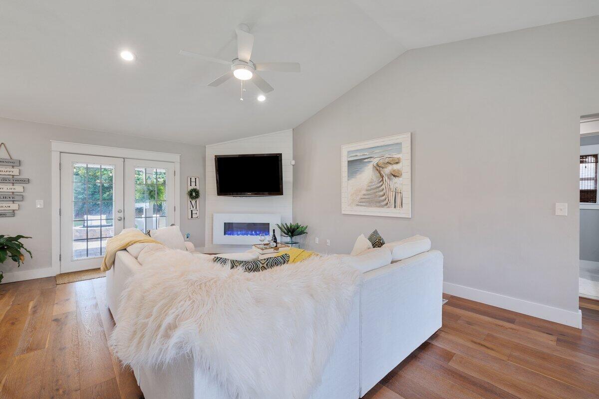 INDIAN LAKE - Residential