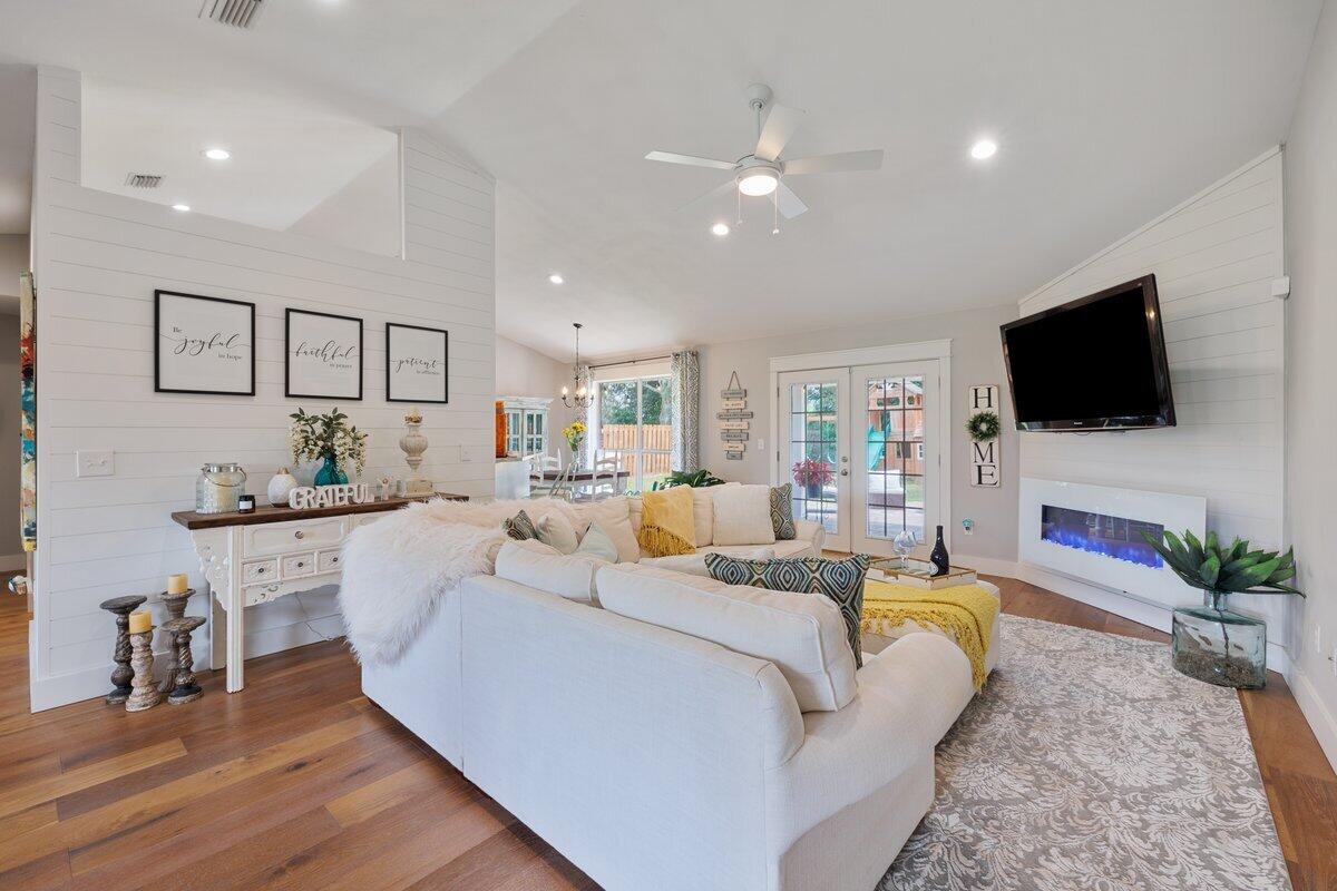 INDIAN LAKE - Residential