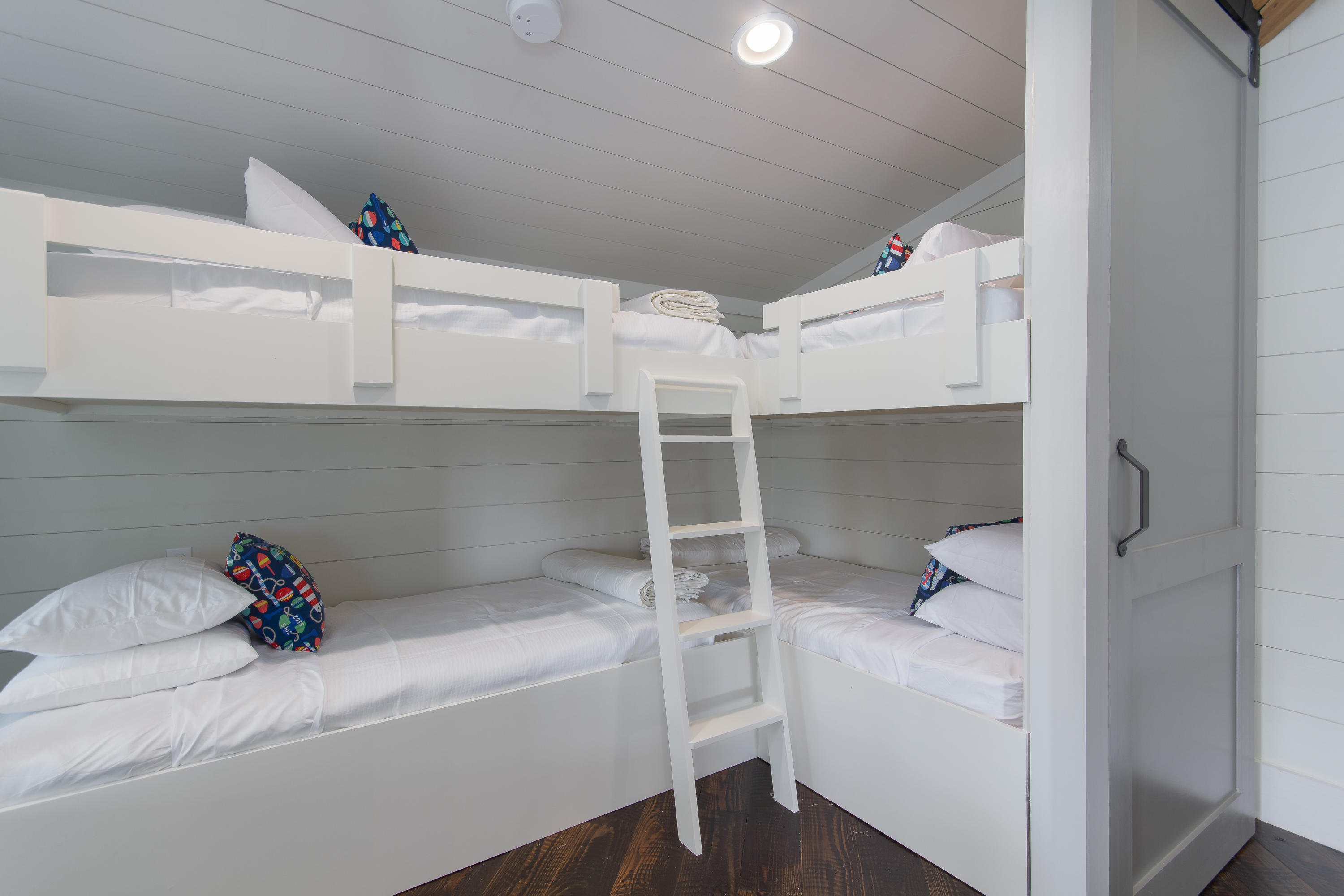 GULF SHORE MANOR - Residential