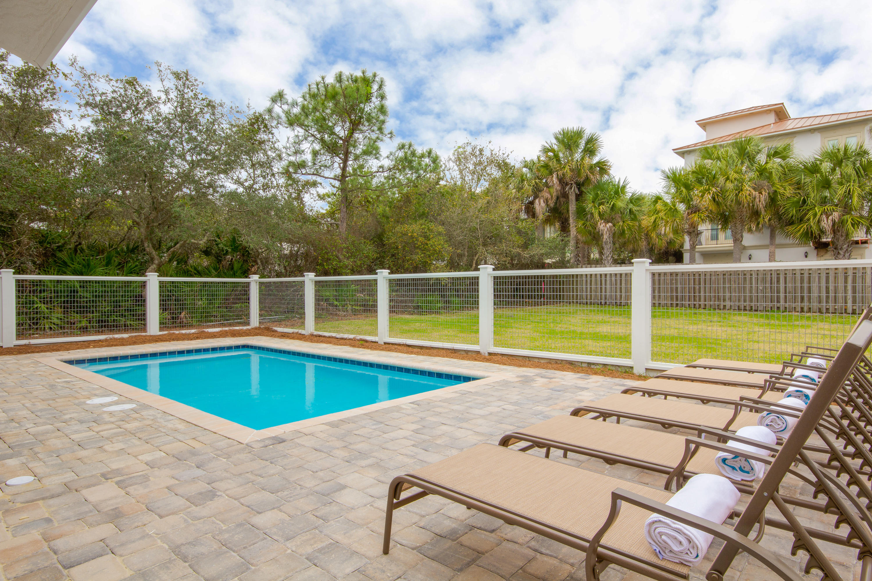 GULF SHORE MANOR - Residential