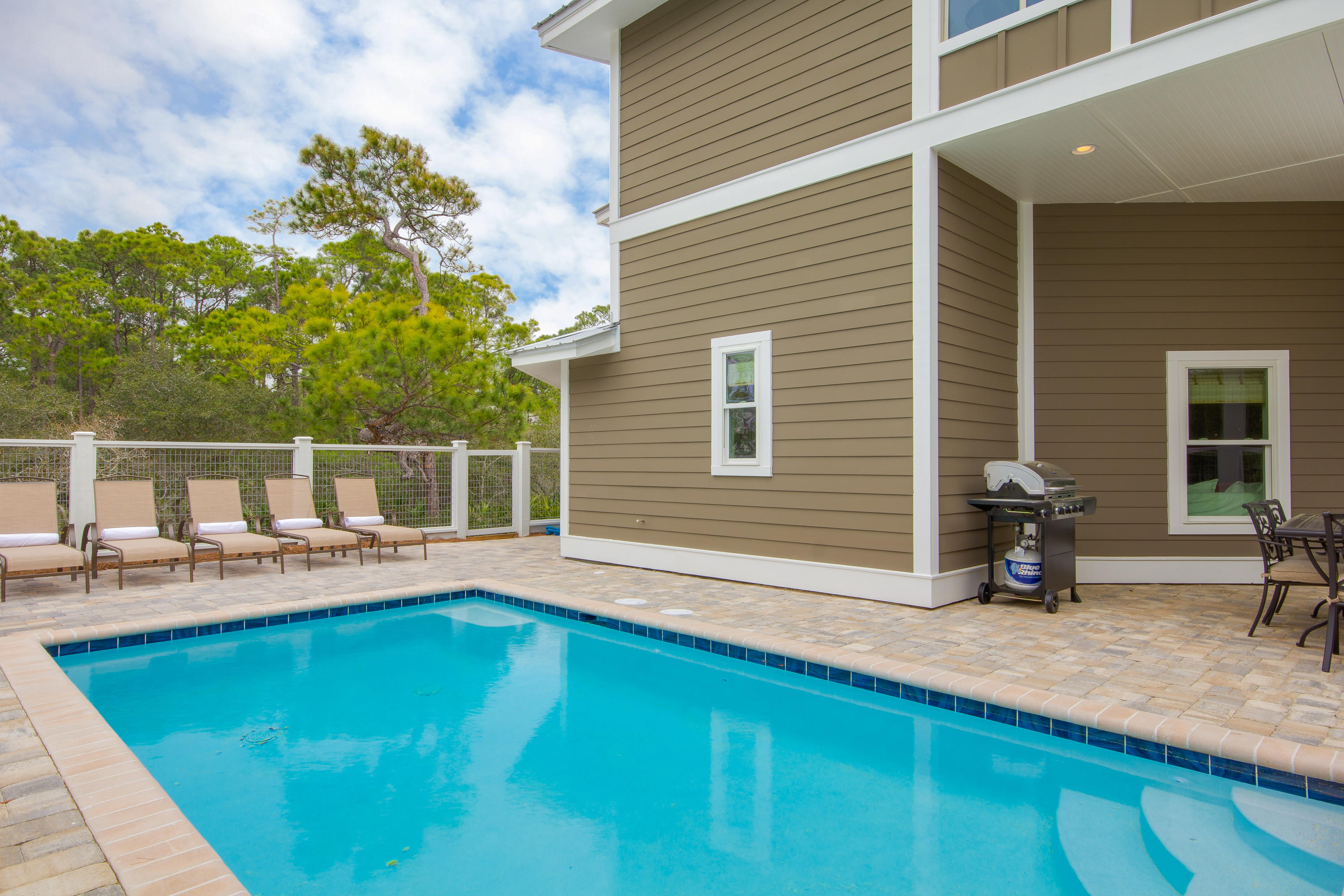 GULF SHORE MANOR - Residential