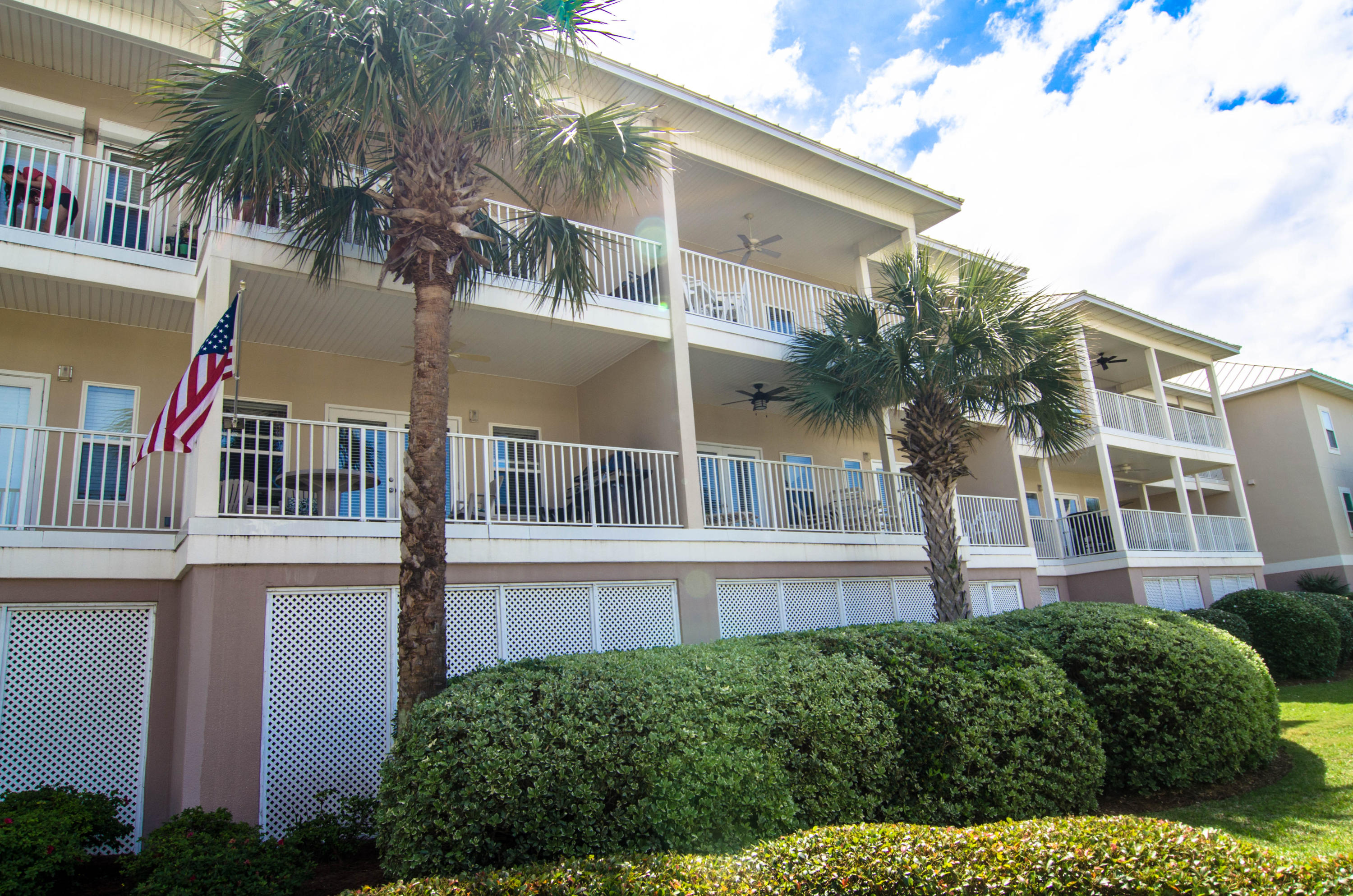 PAVILION PALMS - Residential