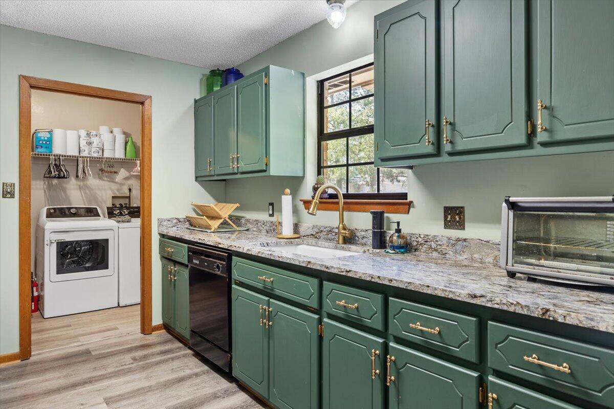 COUNTRYVIEW ESTATES 3RD ADDN - Residential