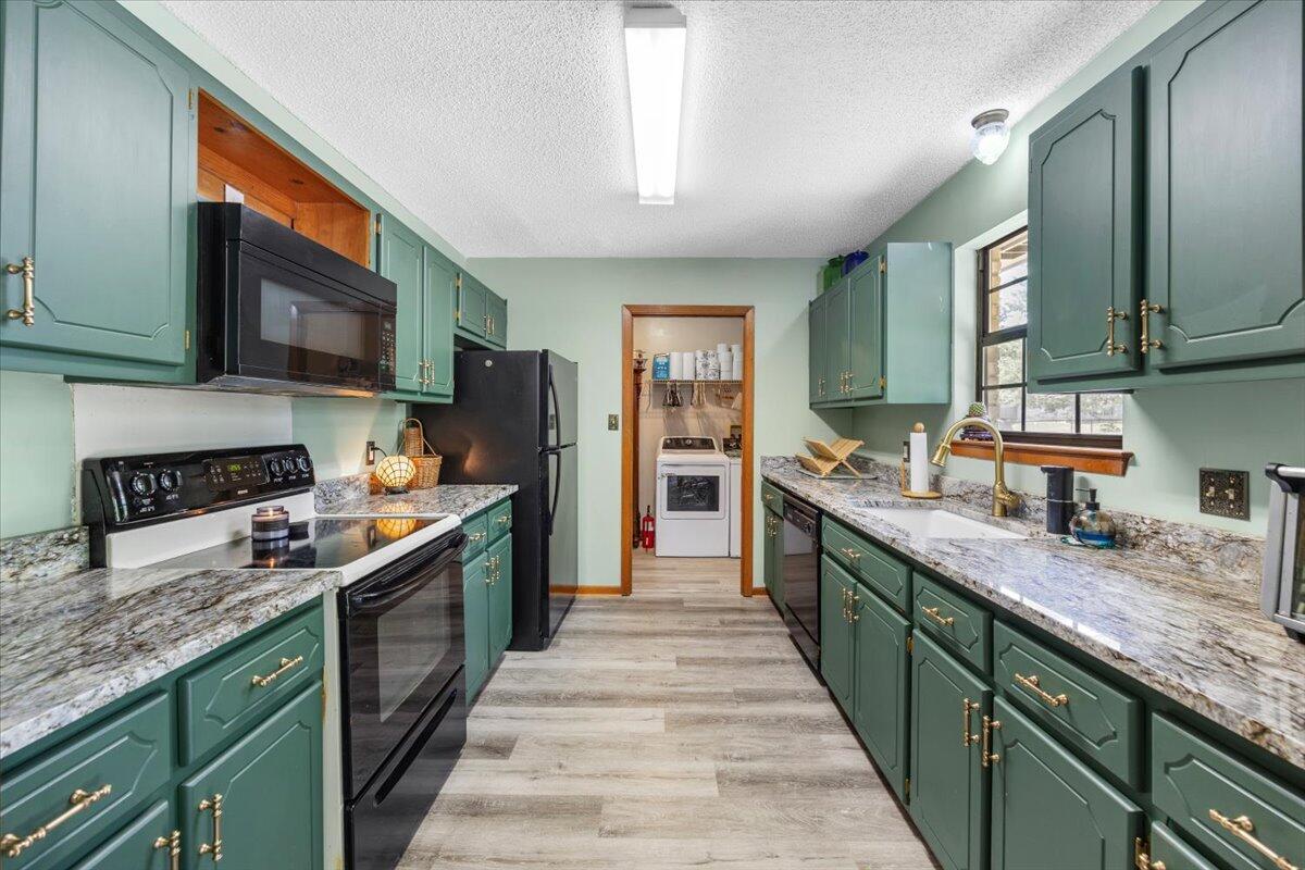 COUNTRYVIEW ESTATES 3RD ADDN - Residential