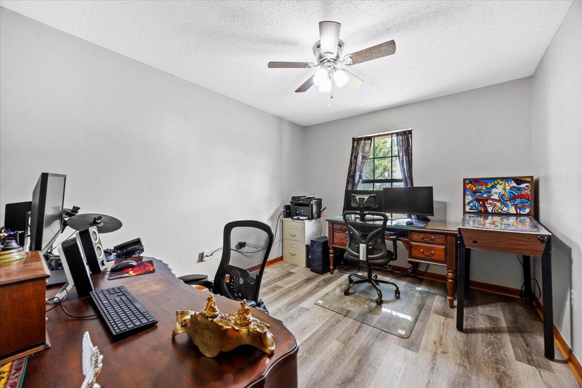 COUNTRYVIEW ESTATES 3RD ADDN - Residential