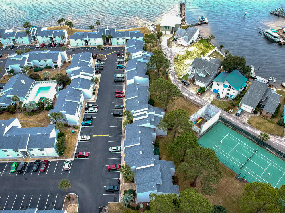 FINISTERRA CONDO - Residential