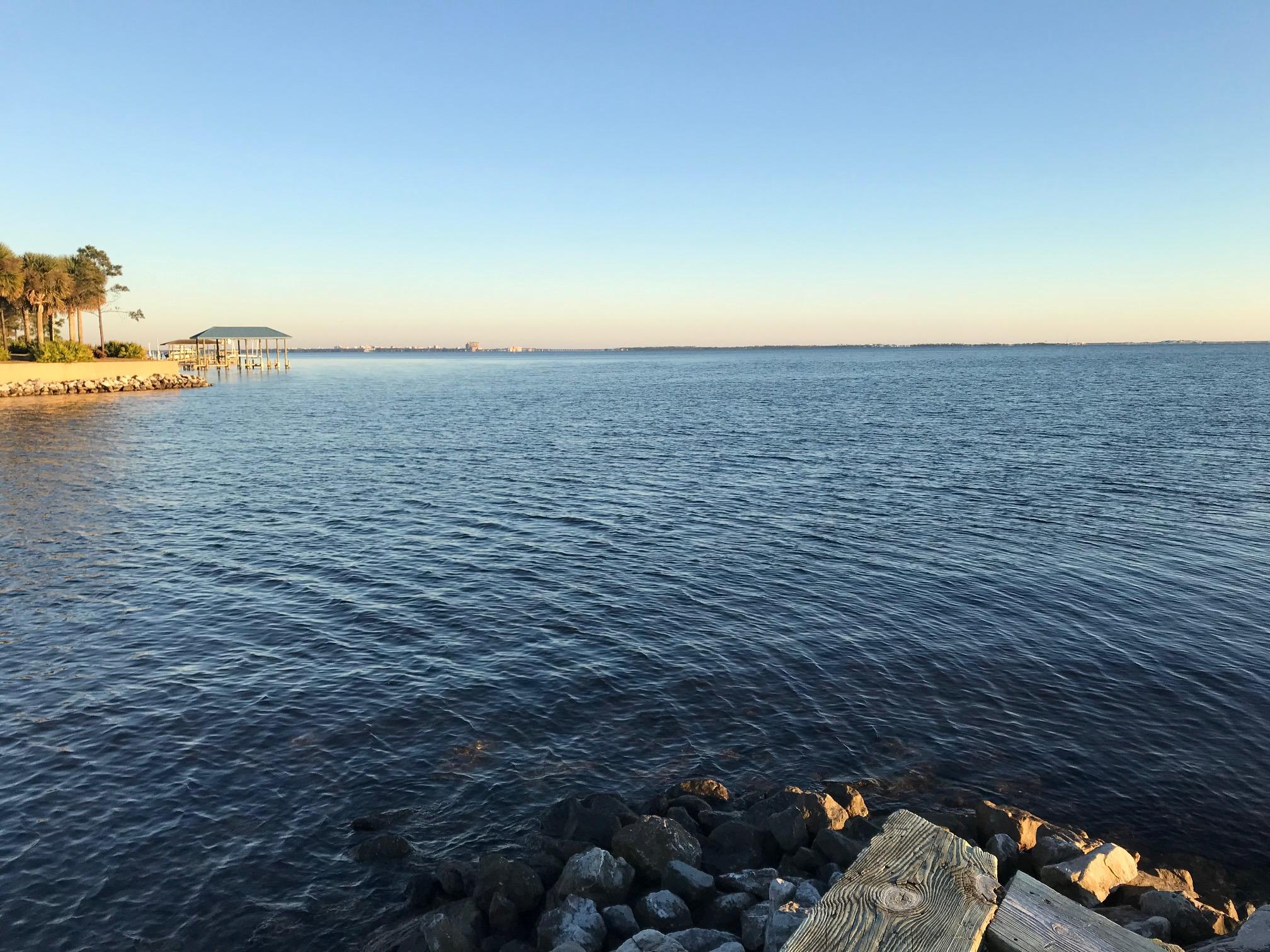 FINISTERRA CONDO - Residential