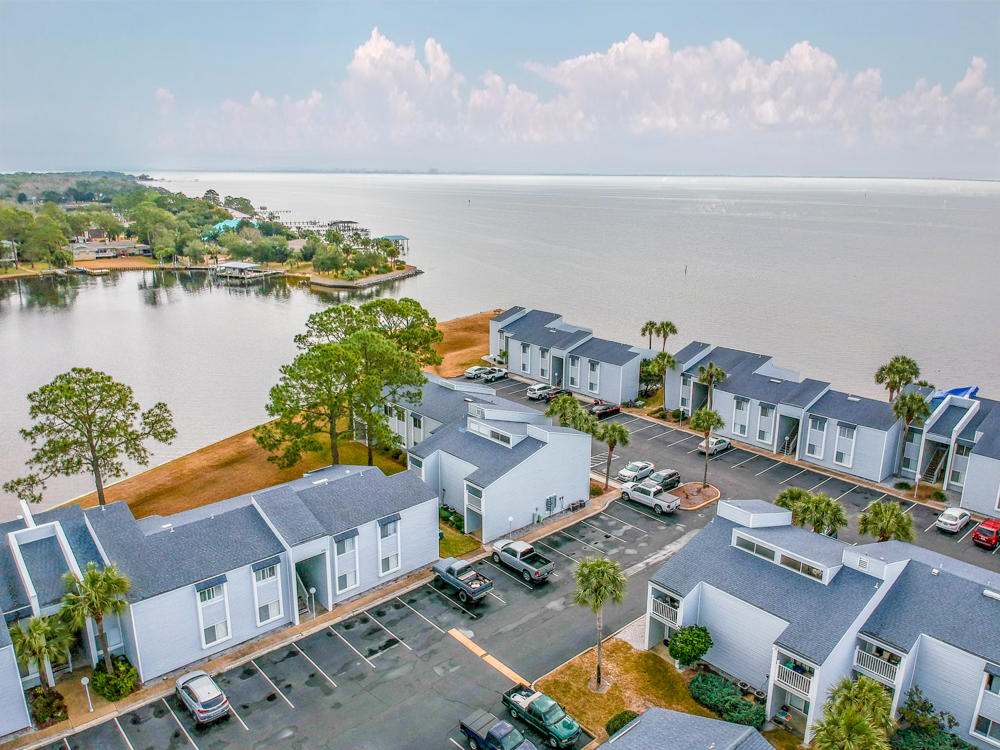 FINISTERRA CONDO - Residential