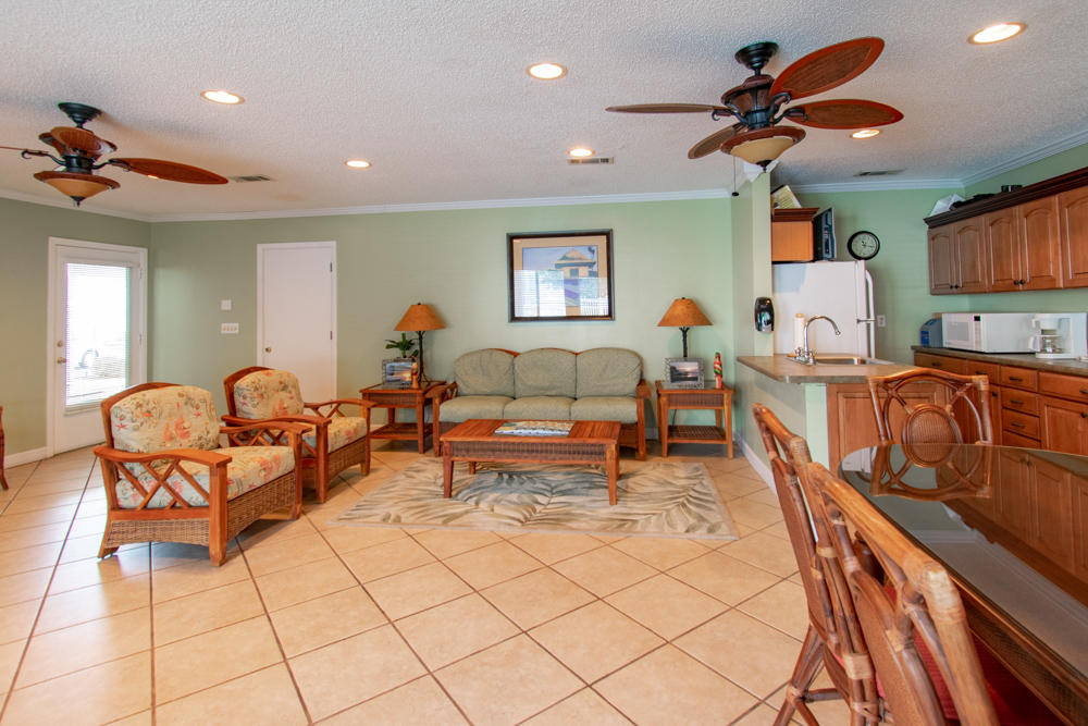 FINISTERRA CONDO - Residential