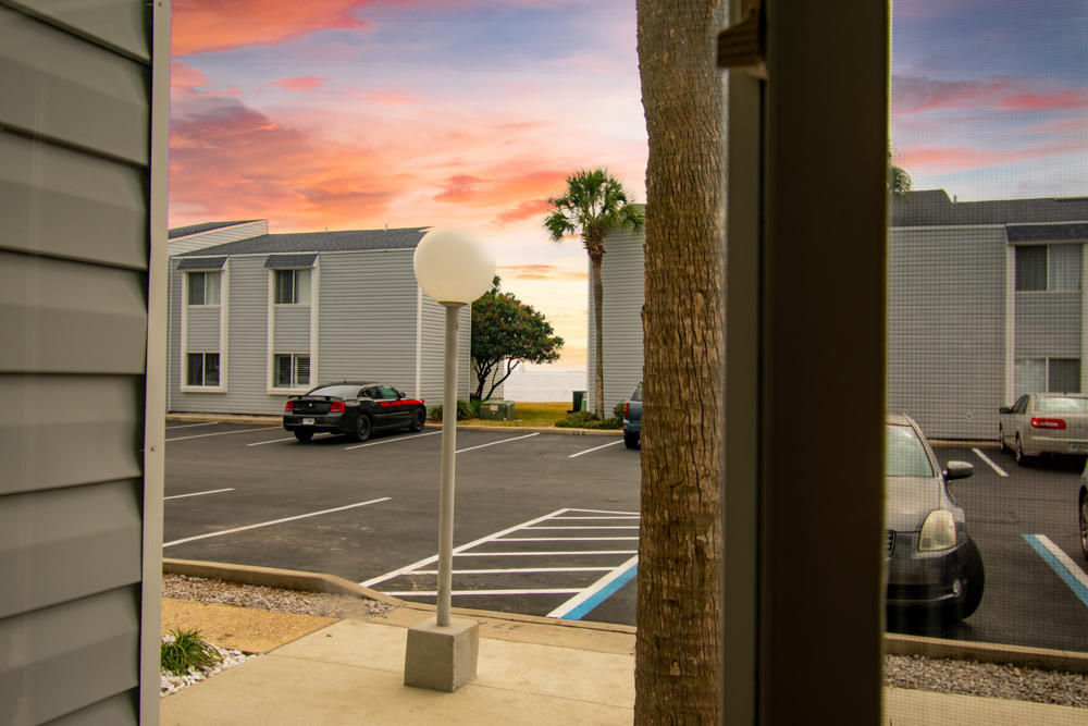 FINISTERRA CONDO - Residential