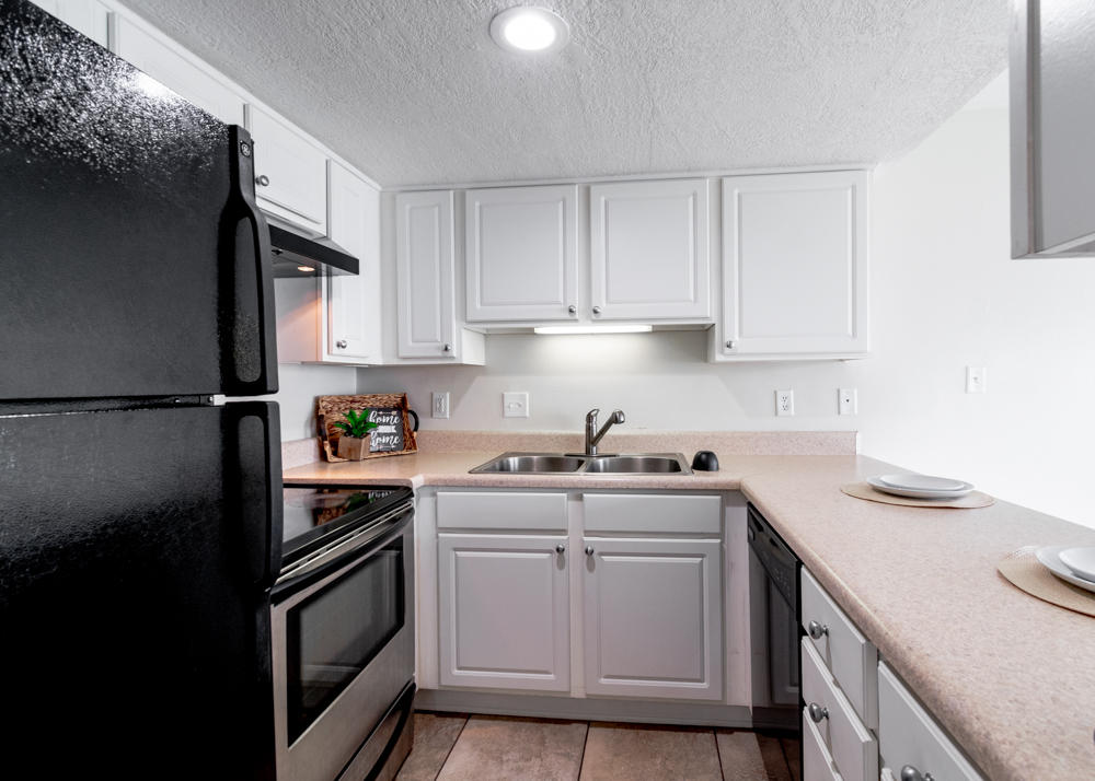 FINISTERRA CONDO - Residential