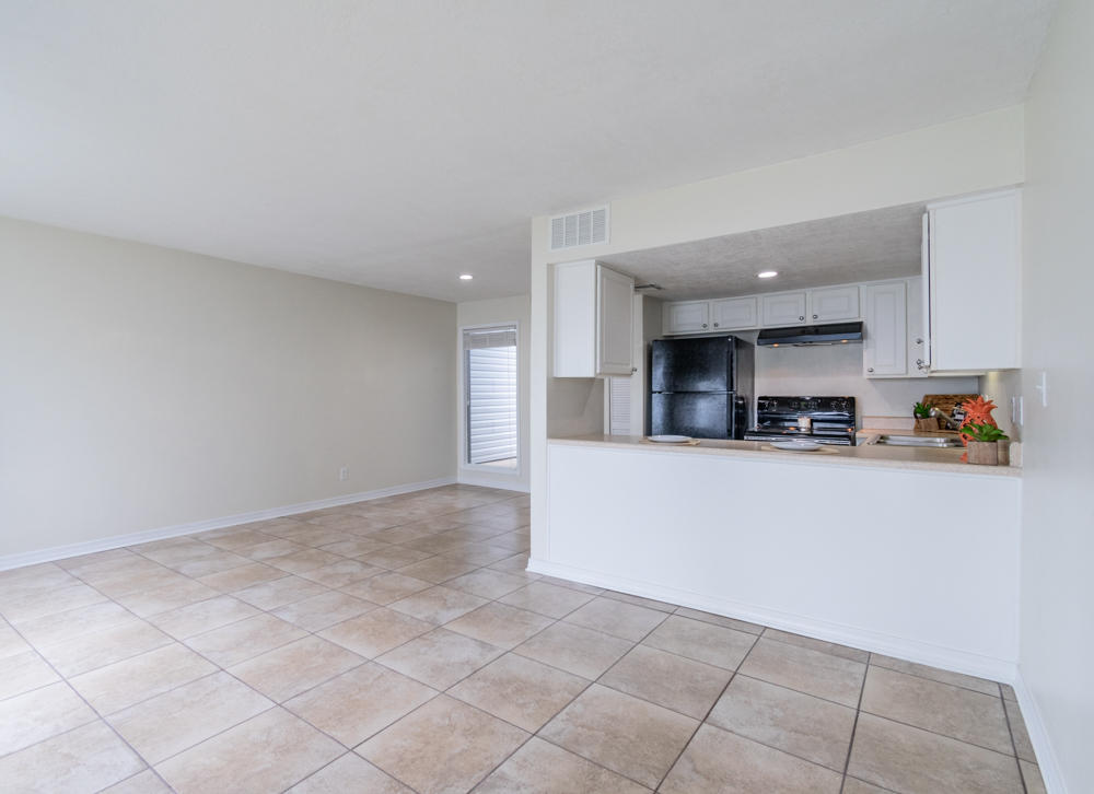 FINISTERRA CONDO - Residential