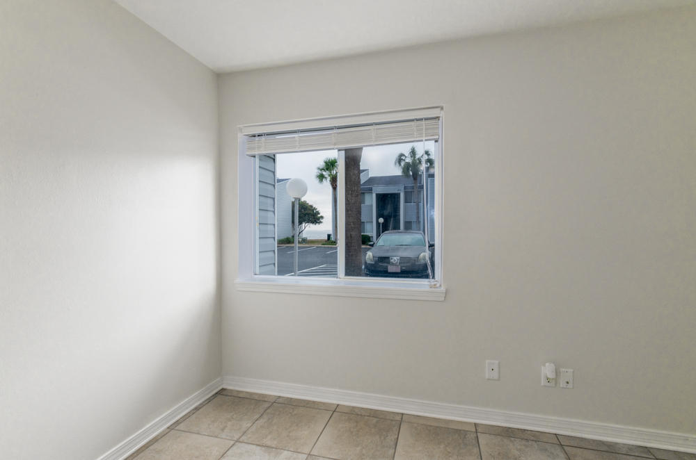 FINISTERRA CONDO - Residential