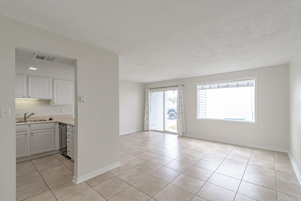 FINISTERRA CONDO - Residential