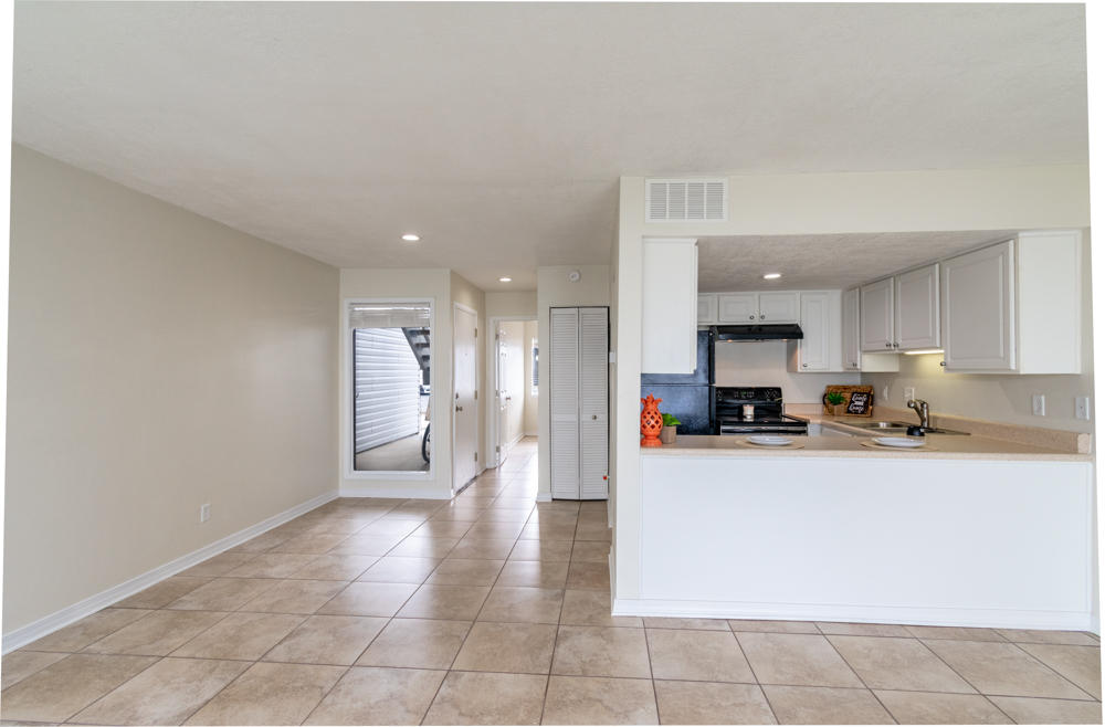 FINISTERRA CONDO - Residential