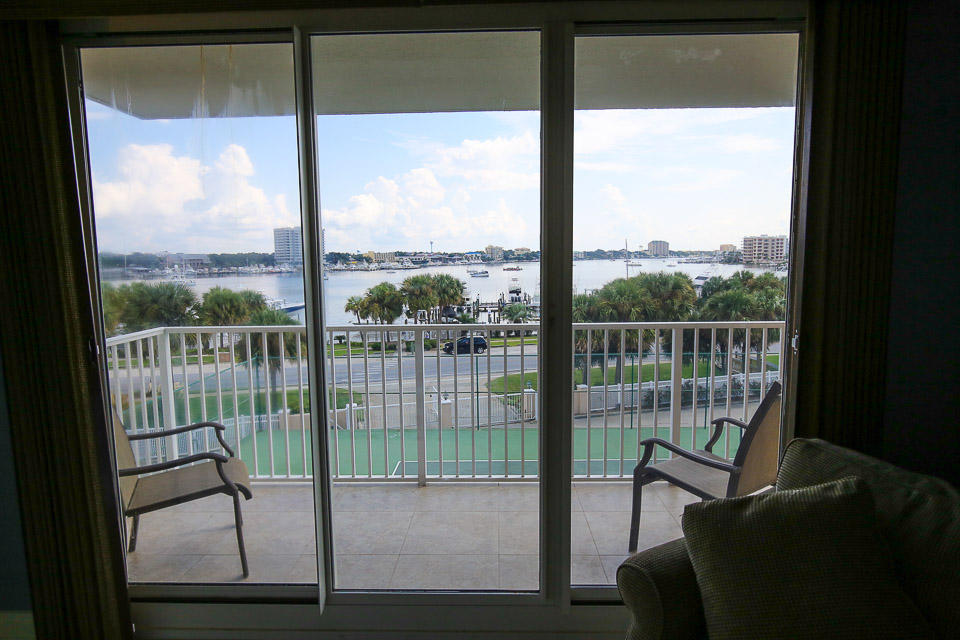 WATERVIEW TOWERS - Residential