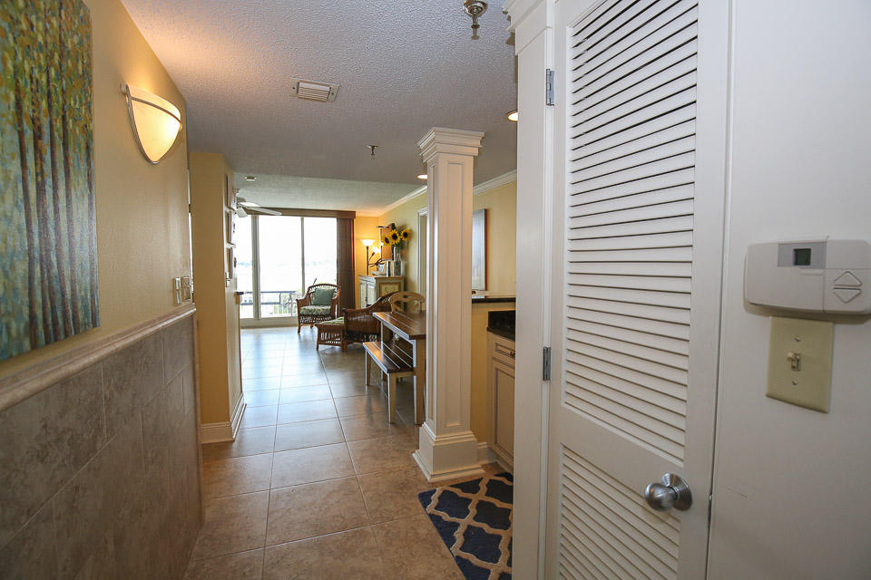 WATERVIEW TOWERS - Residential