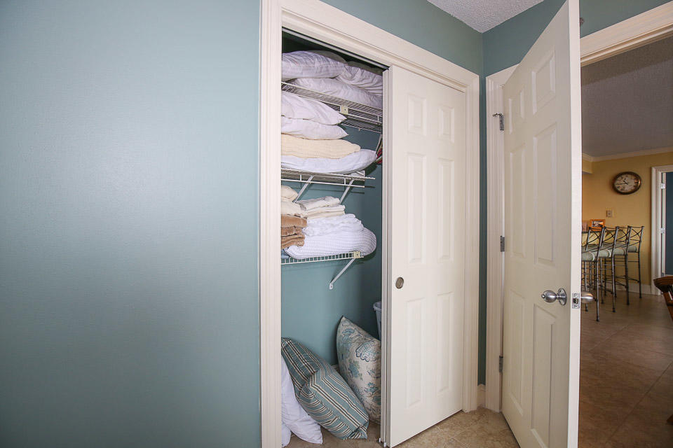 WATERVIEW TOWERS - Residential