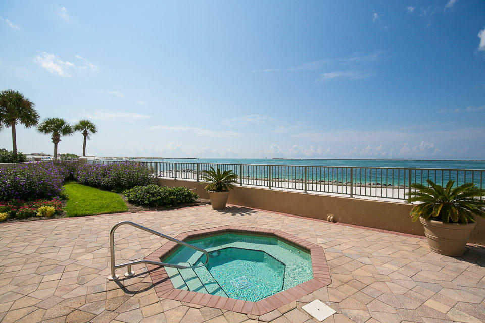 WATERVIEW TOWERS - Residential