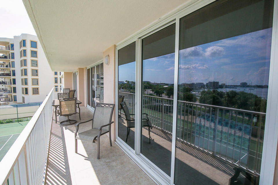 WATERVIEW TOWERS - Residential