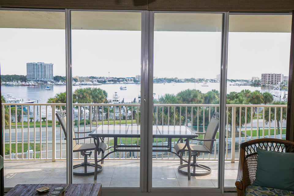 WATERVIEW TOWERS - Residential