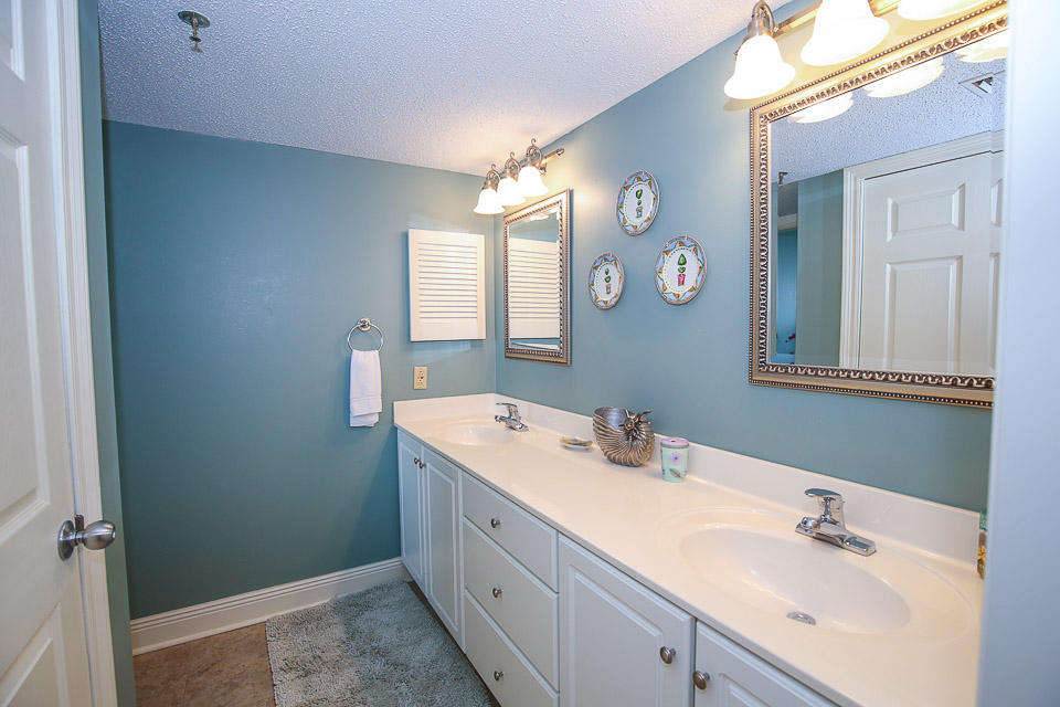 WATERVIEW TOWERS - Residential