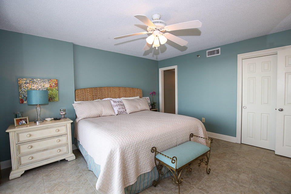 WATERVIEW TOWERS - Residential