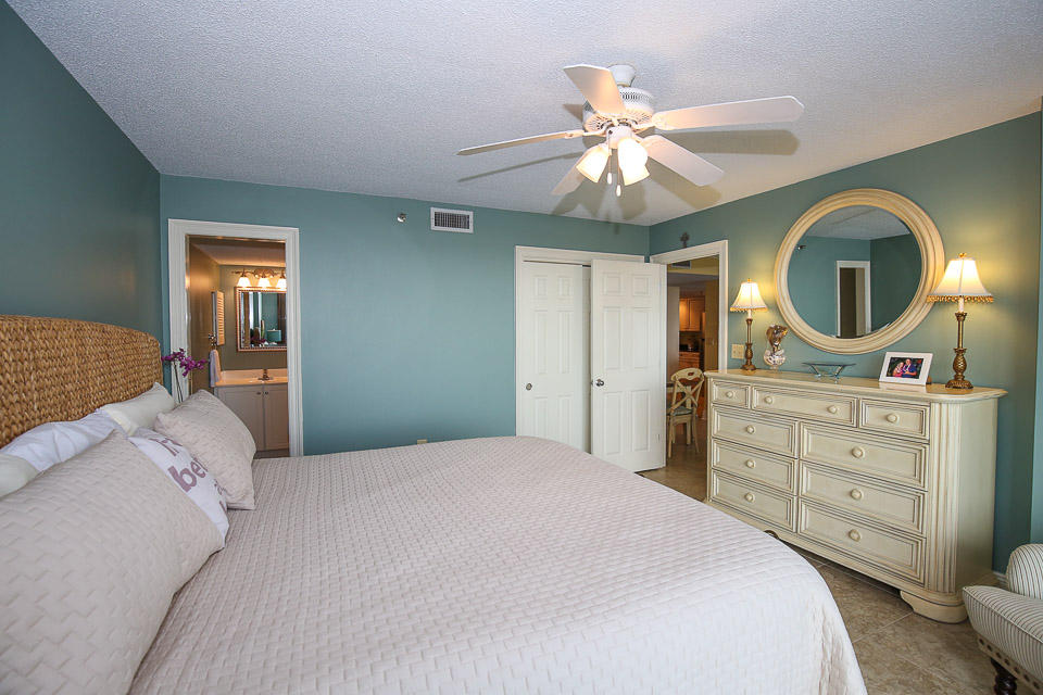 WATERVIEW TOWERS - Residential