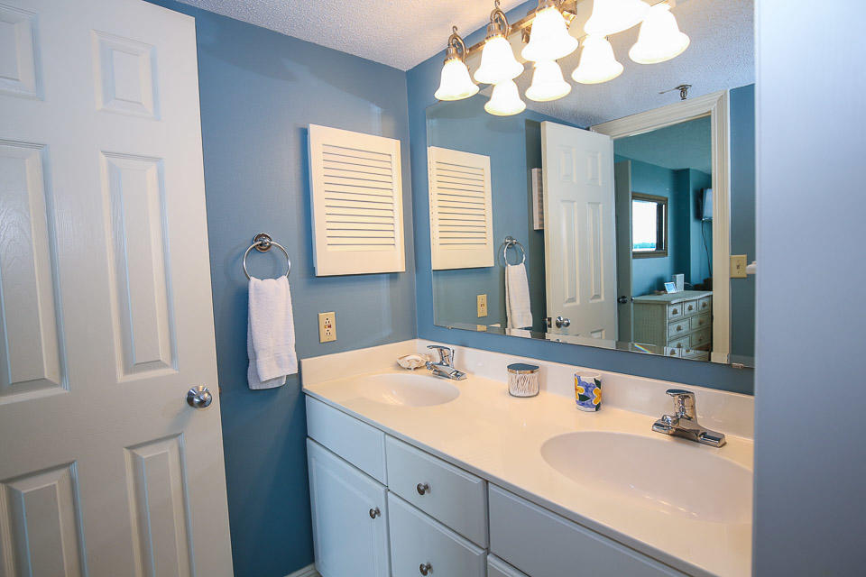 WATERVIEW TOWERS - Residential