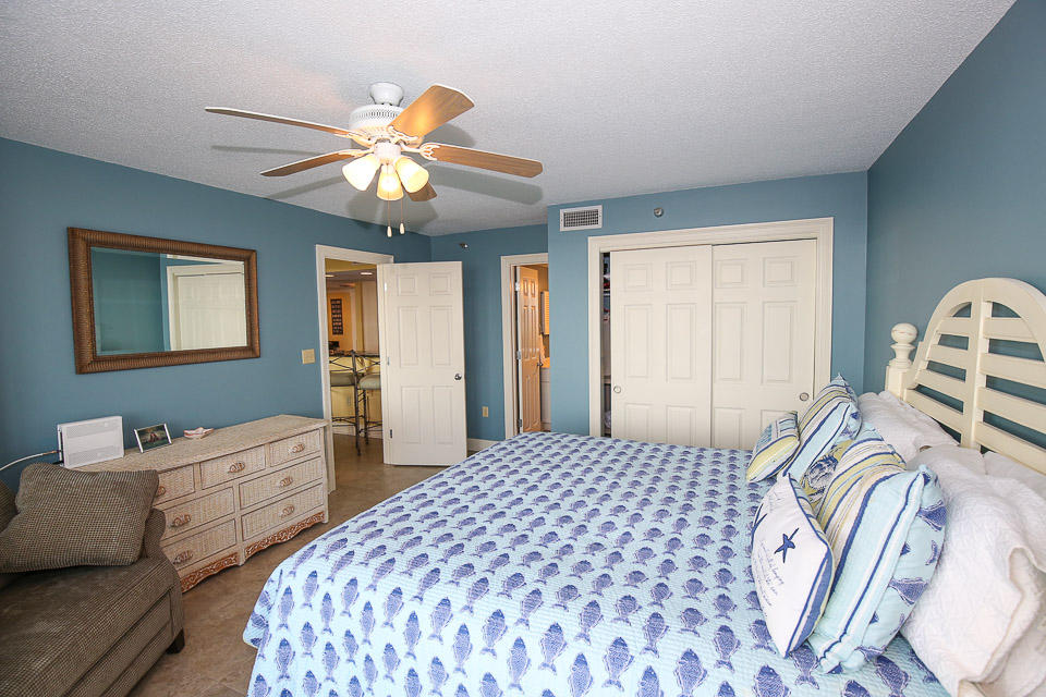 WATERVIEW TOWERS - Residential