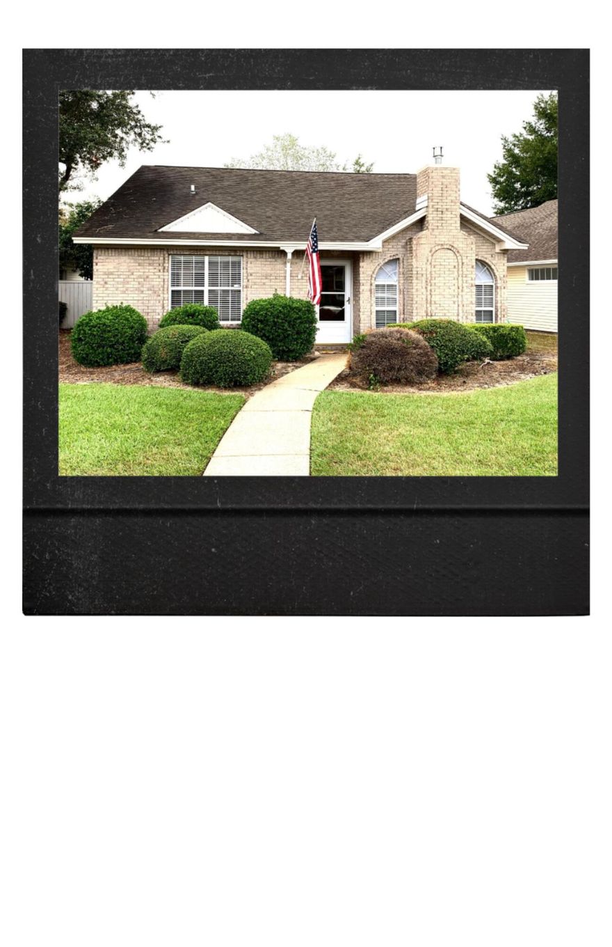 Split floor plan home with 3 Bedrooms, 2 Bath  located in Bluewater Bay. Screened in porch and a deck out back. HOA takes care of front lawn.