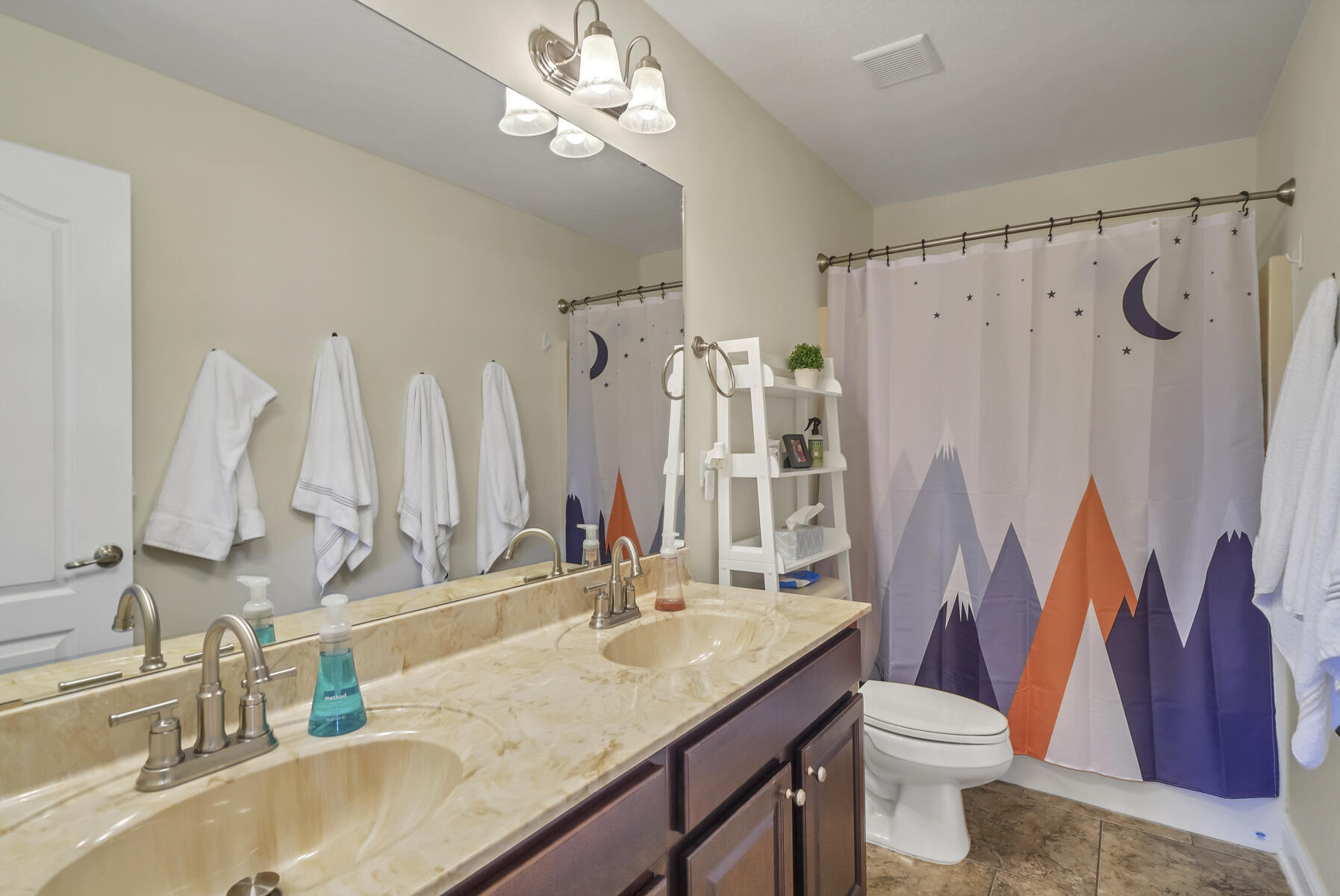 THE MEADOWS - Residential