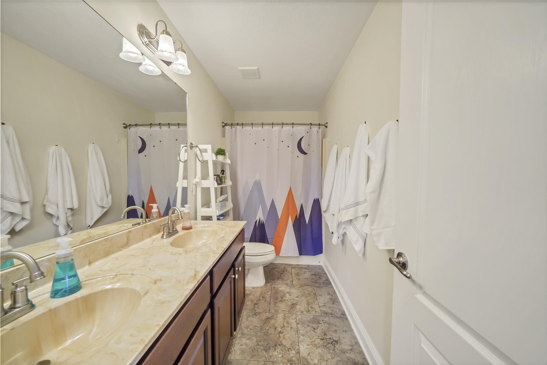 THE MEADOWS - Residential