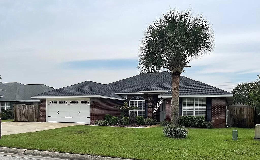 Creetwoods subdivision near Hurlburt! Pride of ownership shows in this neighborhood just off Whispering Pines. Close to shopping, beaches and Hurlburt AFB. The home features 4 bedrooms, 2 baths and 2356 sq. ft. A split floor plan, open living areas featuring a great room with fireplace, separate formal dining area and tiled wet areas. Laminate in the great room foyer and carpeted bedrooms.
