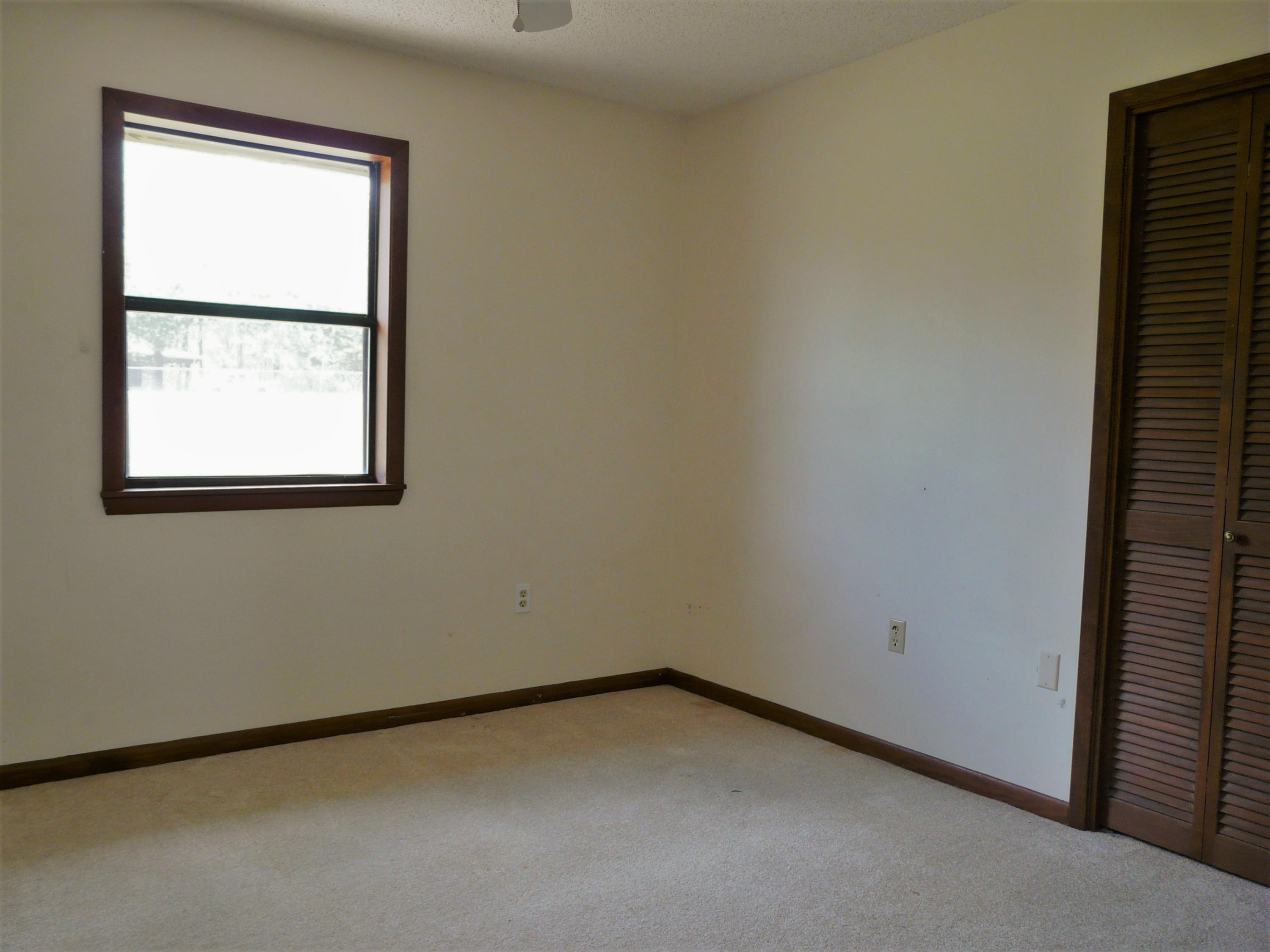 KENNEDY LAKE (UNRECORDED) - Residential