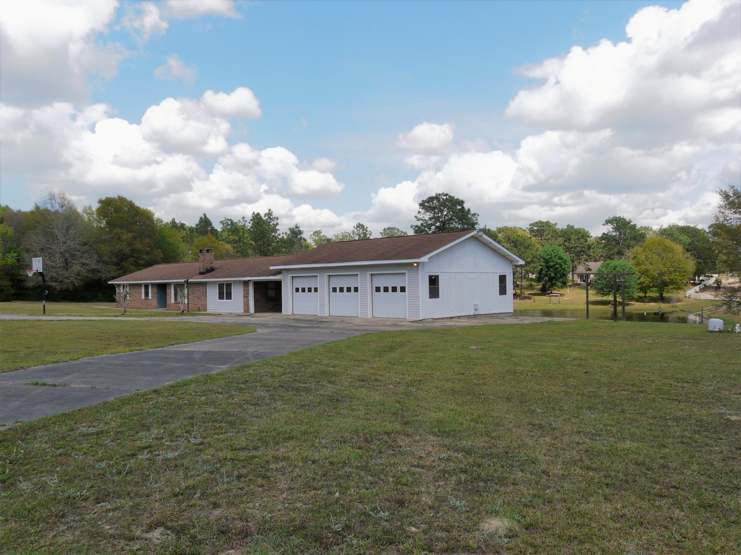 KENNEDY LAKE (UNRECORDED) - Residential