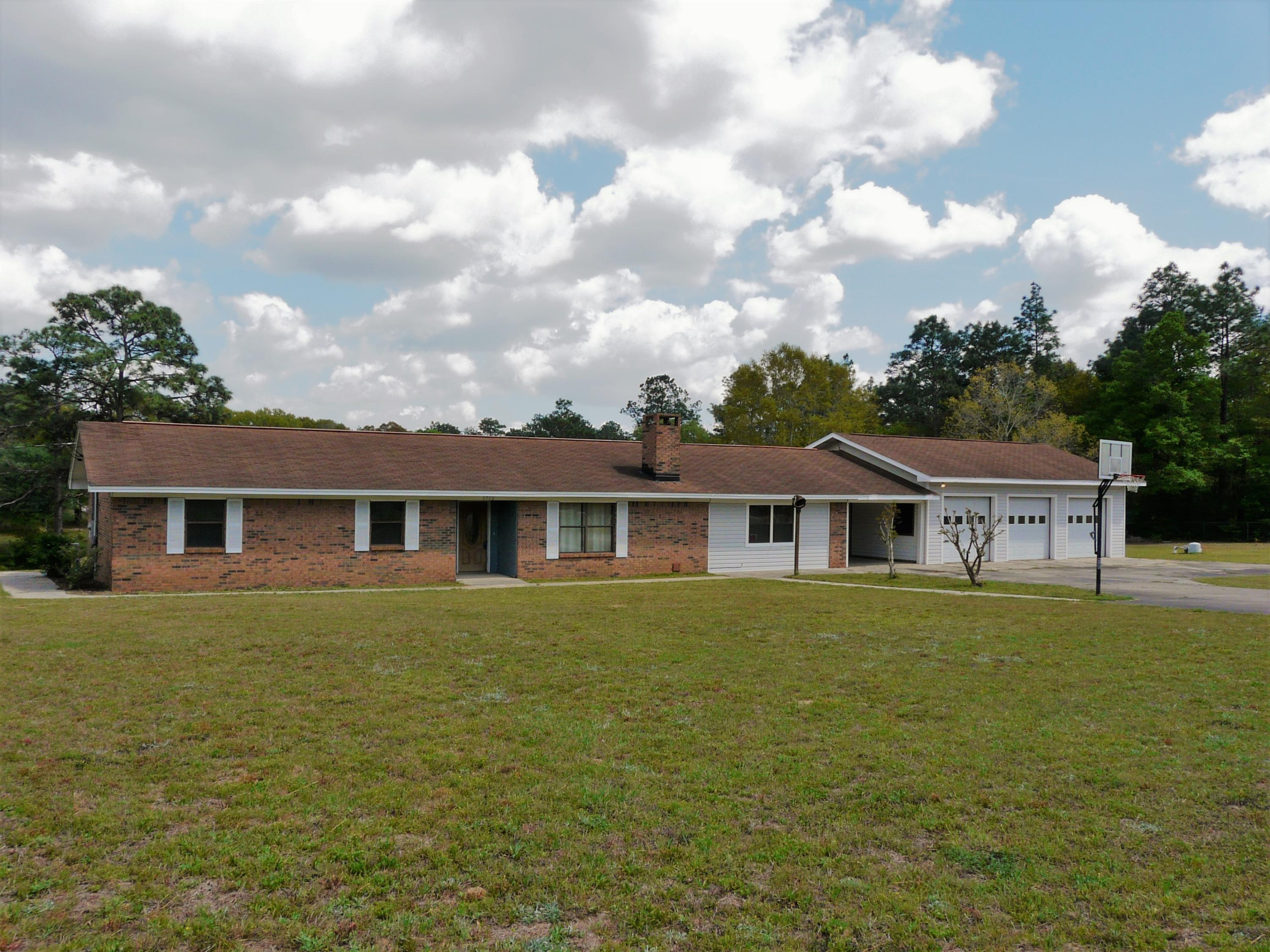 KENNEDY LAKE (UNRECORDED) - Residential