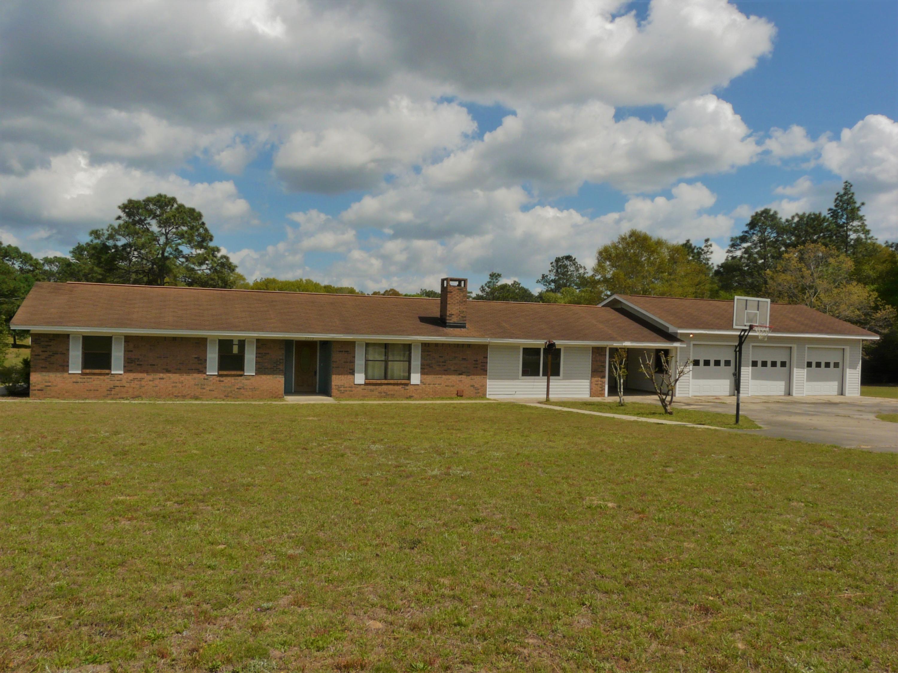 KENNEDY LAKE (UNRECORDED) - Residential