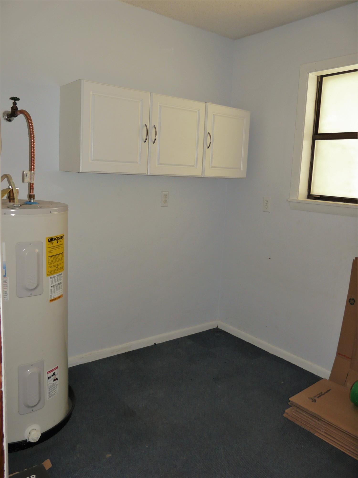 KENNEDY LAKE (UNRECORDED) - Residential