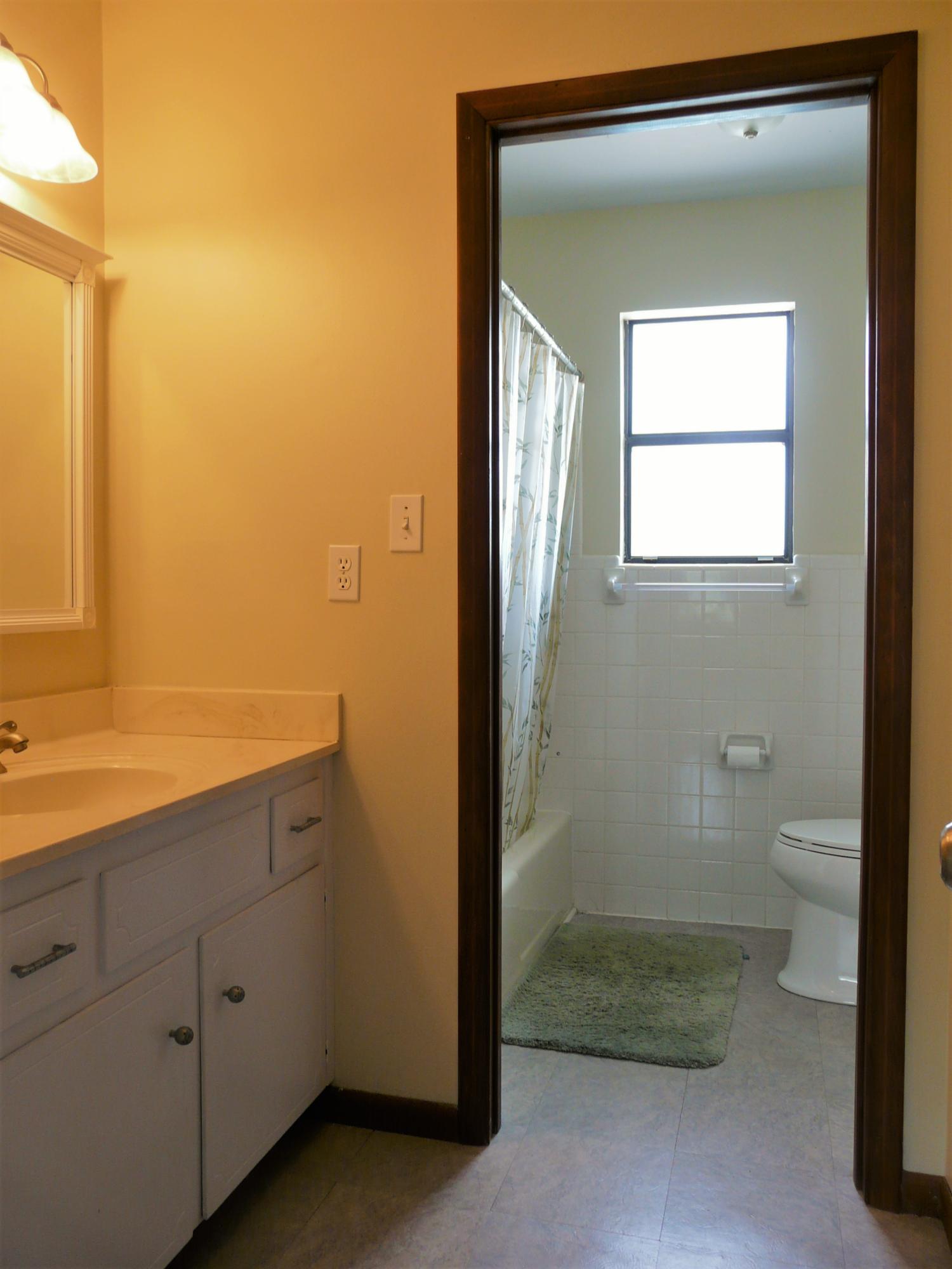 KENNEDY LAKE (UNRECORDED) - Residential