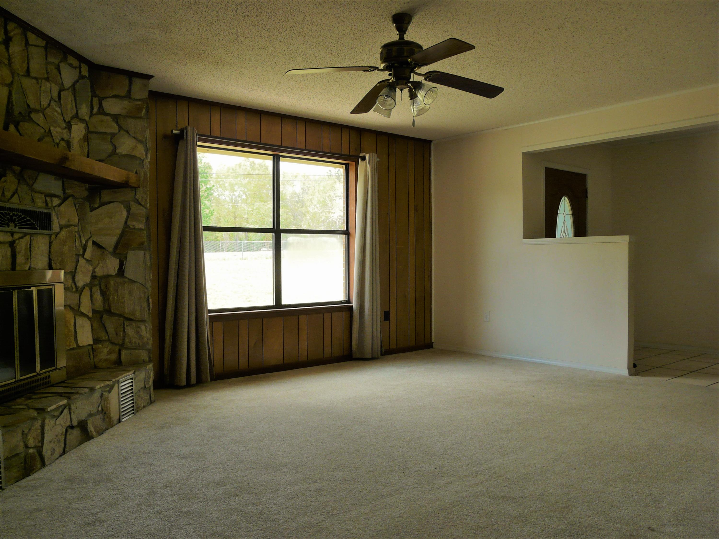 KENNEDY LAKE (UNRECORDED) - Residential