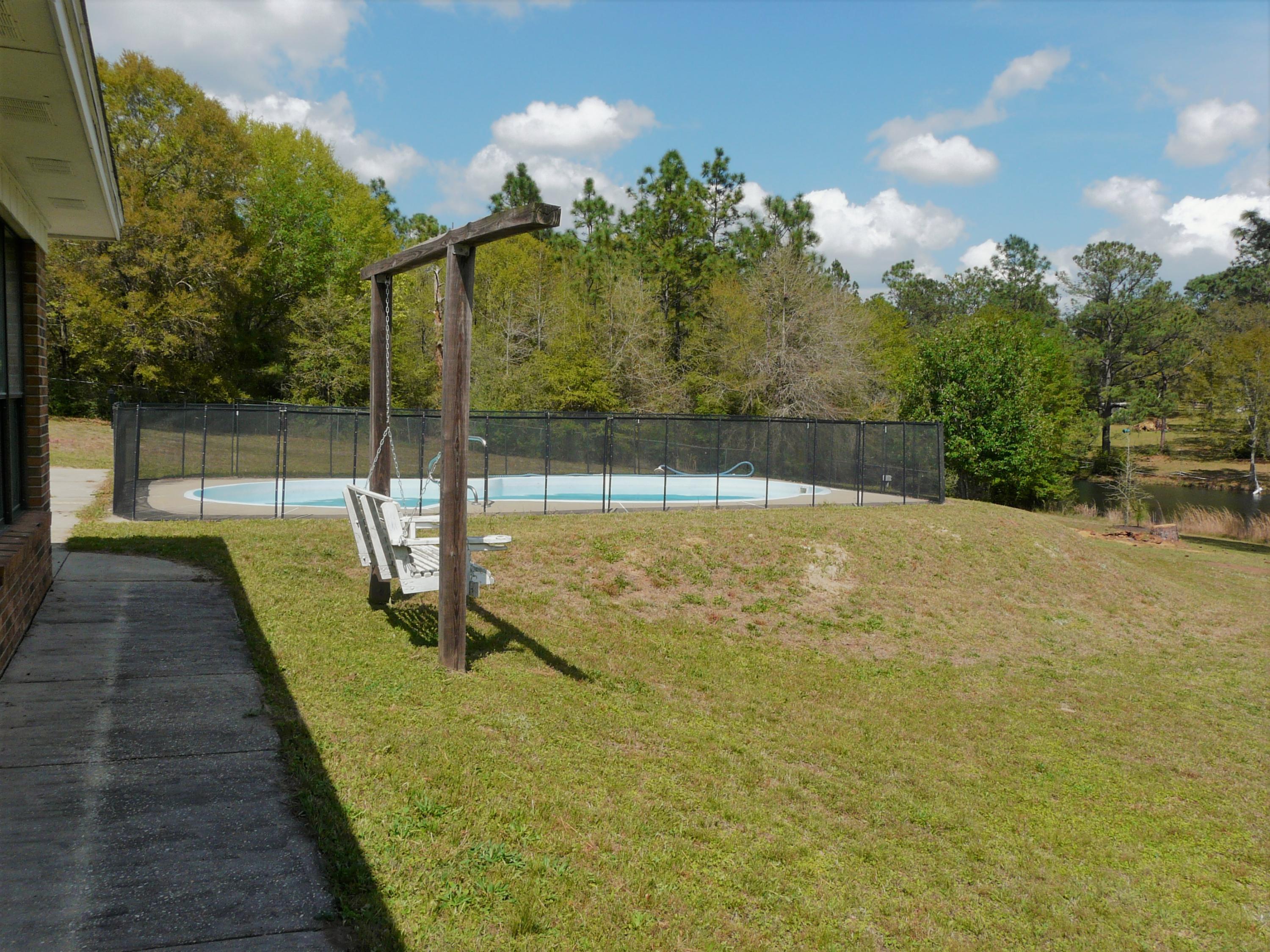 KENNEDY LAKE (UNRECORDED) - Residential