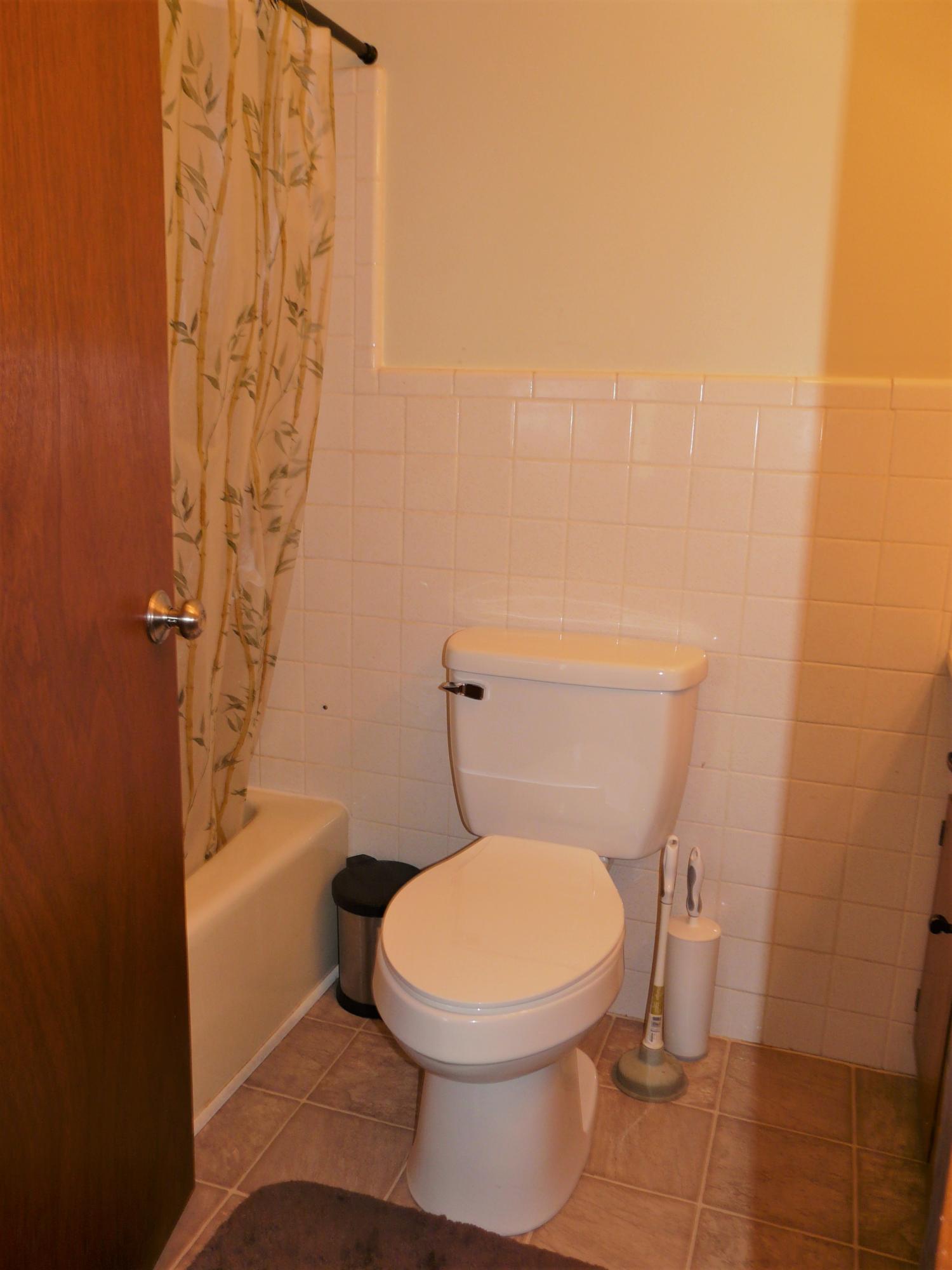 KENNEDY LAKE (UNRECORDED) - Residential