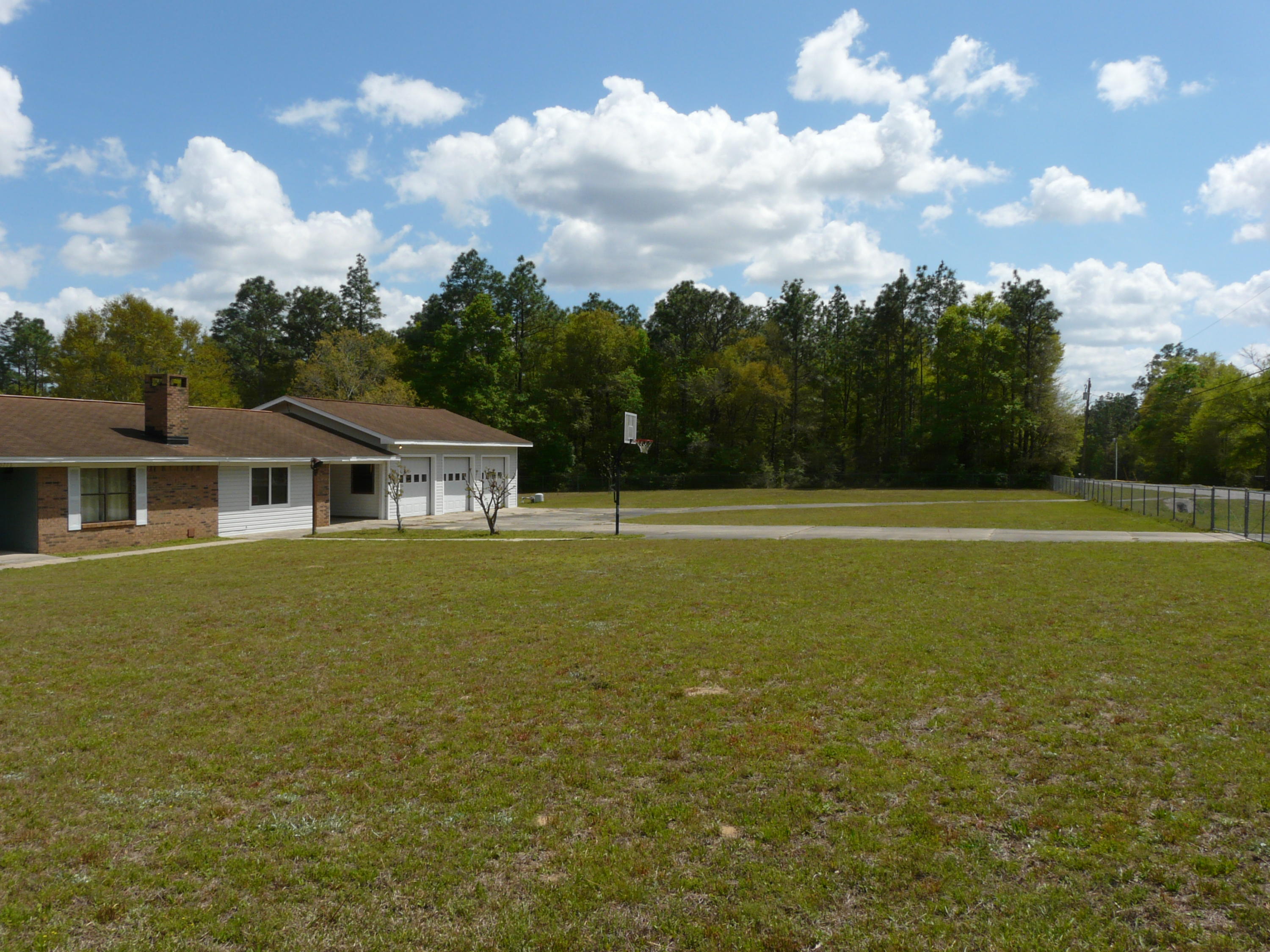 KENNEDY LAKE (UNRECORDED) - Residential